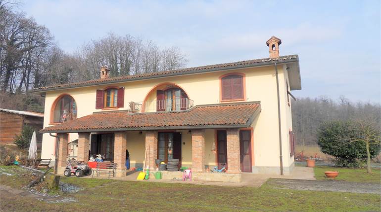 Villa Sale in Serravalle Scrivia (AL)