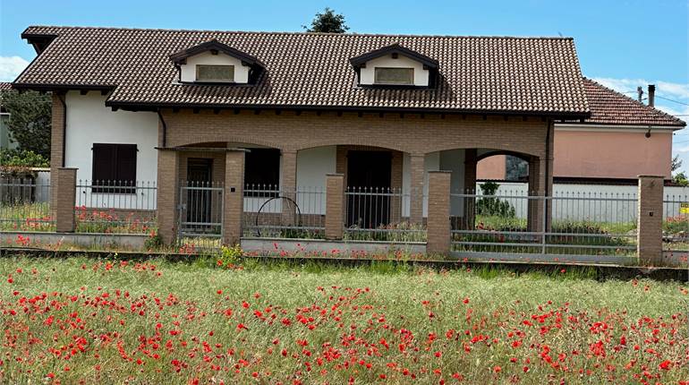 Villa for sale in Alessandria