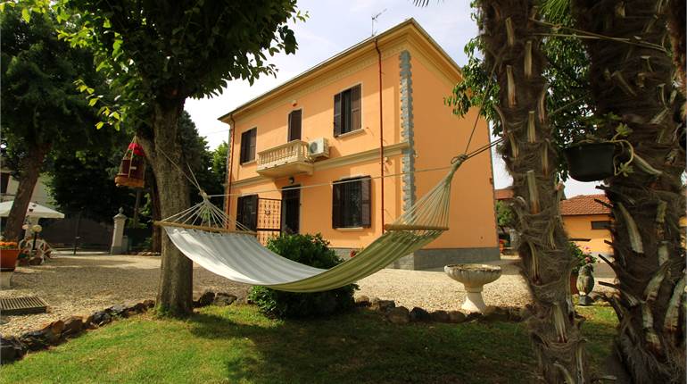 Villa for sale in Alessandria
