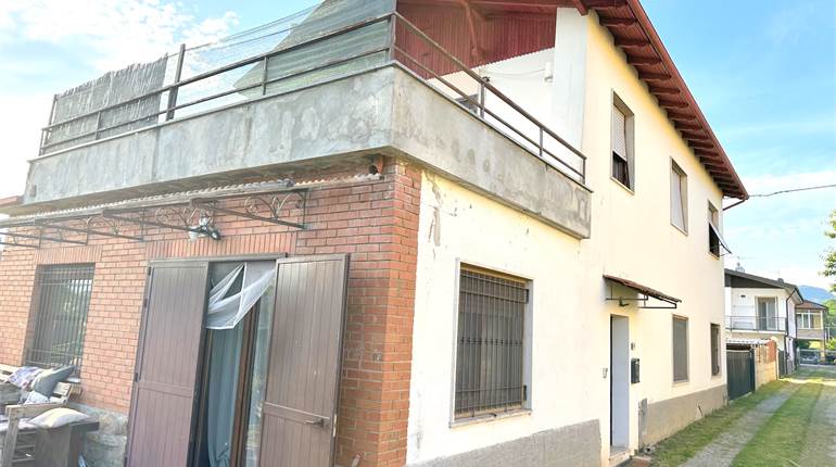 Town House Sale in Borghetto di Borbera (AL)