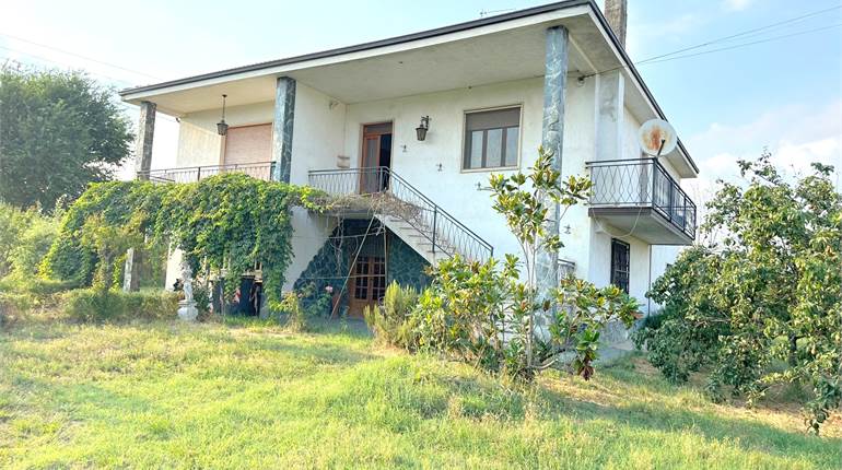 Town House Sale in Predosa (AL)