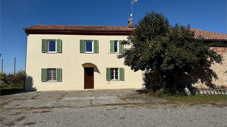 Town House Sale in Tortona (AL)