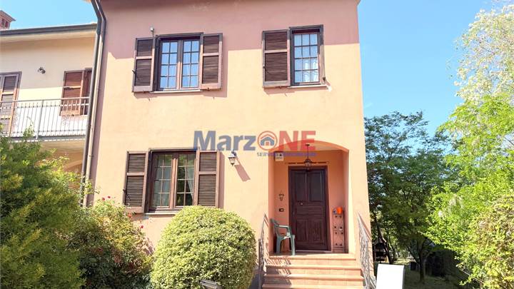 Villa in Vendita a Novi Ligure (AL)