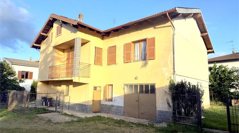 Town House Sale in Predosa (AL)