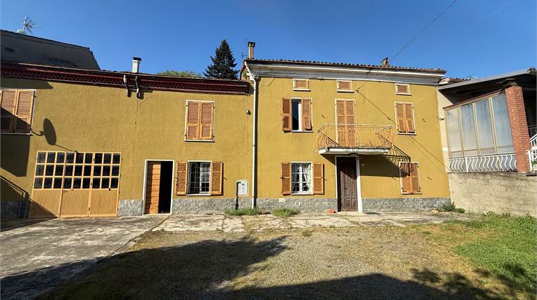 Town House Sale in Predosa (AL)