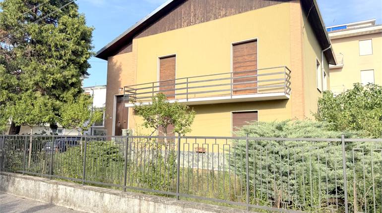 Town House for sale in Cassano Spinola
