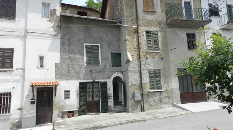 Town House Sale in Stazzano (AL)
