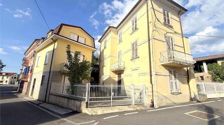 Farmhouse Sale in Sant'Agata Fossili (AL)